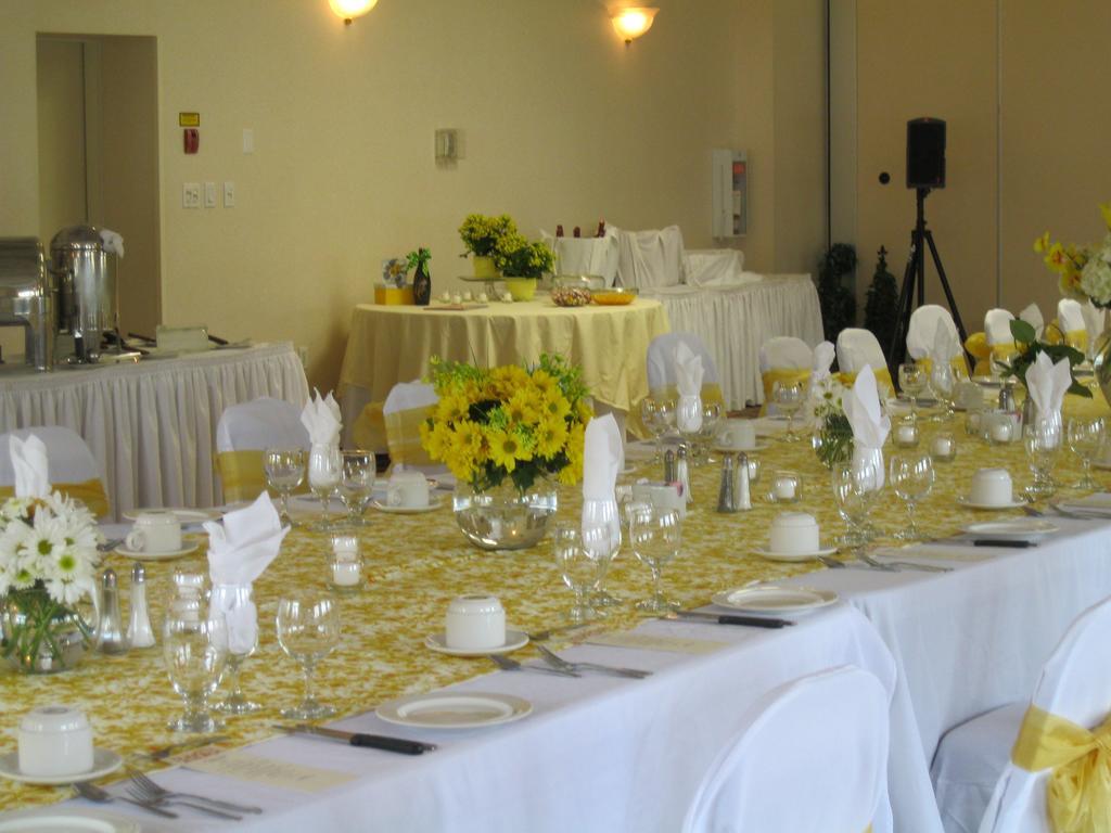 Coast High Country Inn Γουάιτχορς Εξωτερικό φωτογραφία
